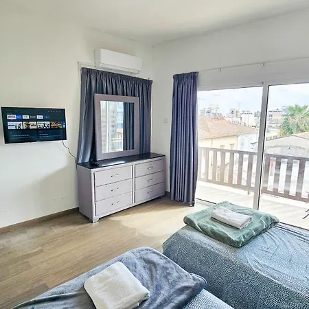 Downtown Rooms, 200m From Marina Accommodatie bij particulieren Larnaca