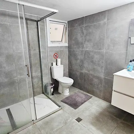Accommodatie bij particulieren Downtown Rooms, 200m From Marina Larnaca