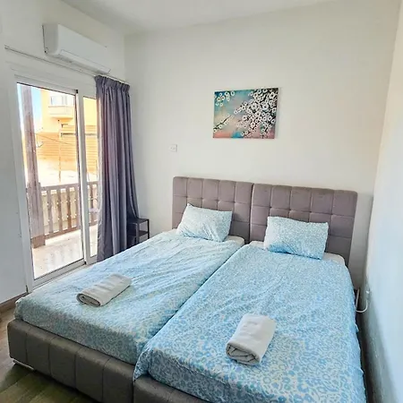ホームステイ Downtown Rooms, 200m From Marina